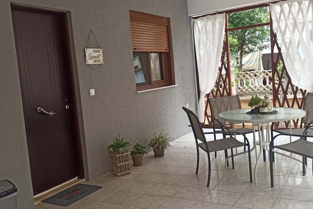 Home Sweet Home Apartment อเล็กซานโดรโพลิส ภายนอก รูปภาพ